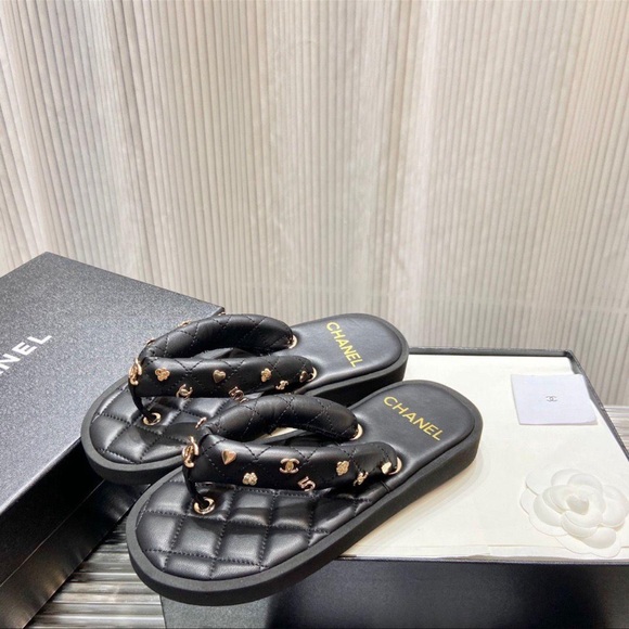 CHANEL Black Quilted Slides with Gold Details - Picture 1 of 1
